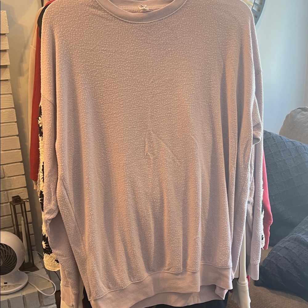 ALO Yoga Heather Gray Top